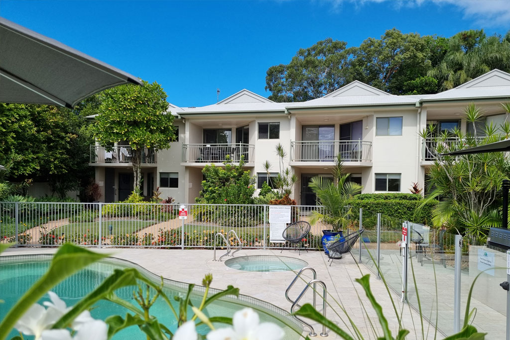 Noosa River Retreat Resort Pool Side